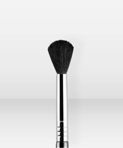 Sigma Beauty E40  Tapered Blending Brush